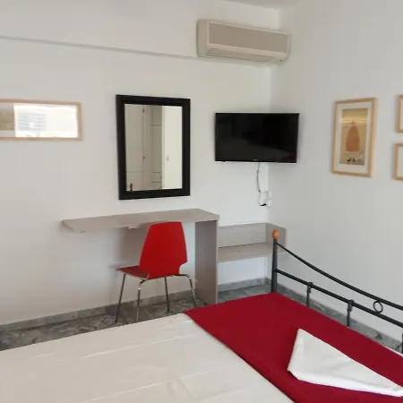 Apartment 3 Bds-5min. Walk To The *